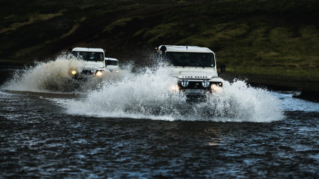 Reykjavík Trails: Aventura 4x4 "Conduce Tú Mismo" en Land Rover Defender